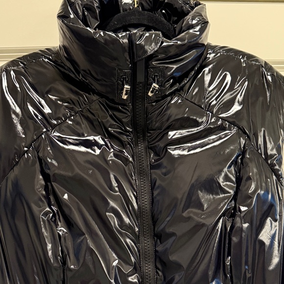 ALO Yoga Women's Shiny Black Vest - Picture 4 of 7